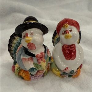 Thanksgiving Turkey Salt Pepper Shakers Ma & Pa Pilgrim Hat Bonnet Ceramic